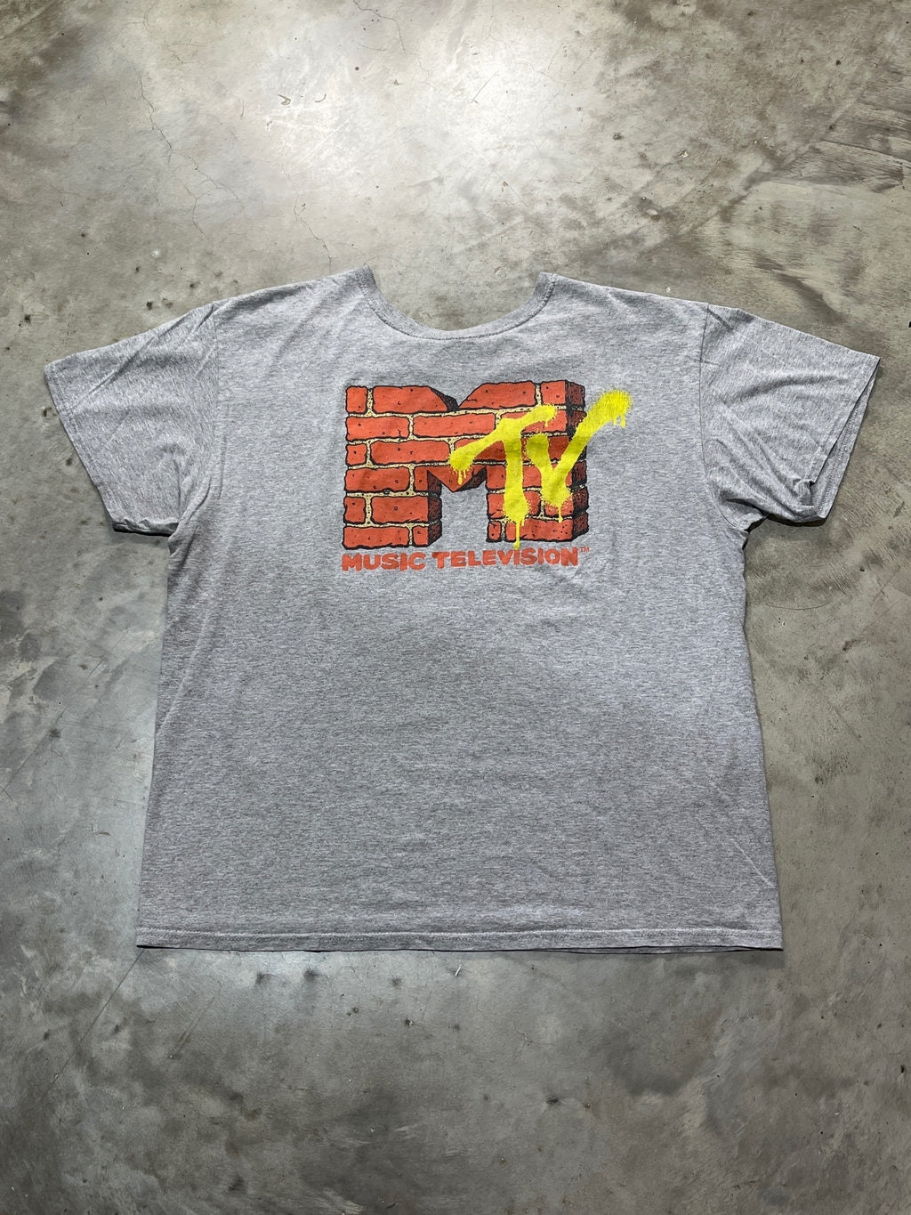 MTV Music Television Preowned Large T-shirt