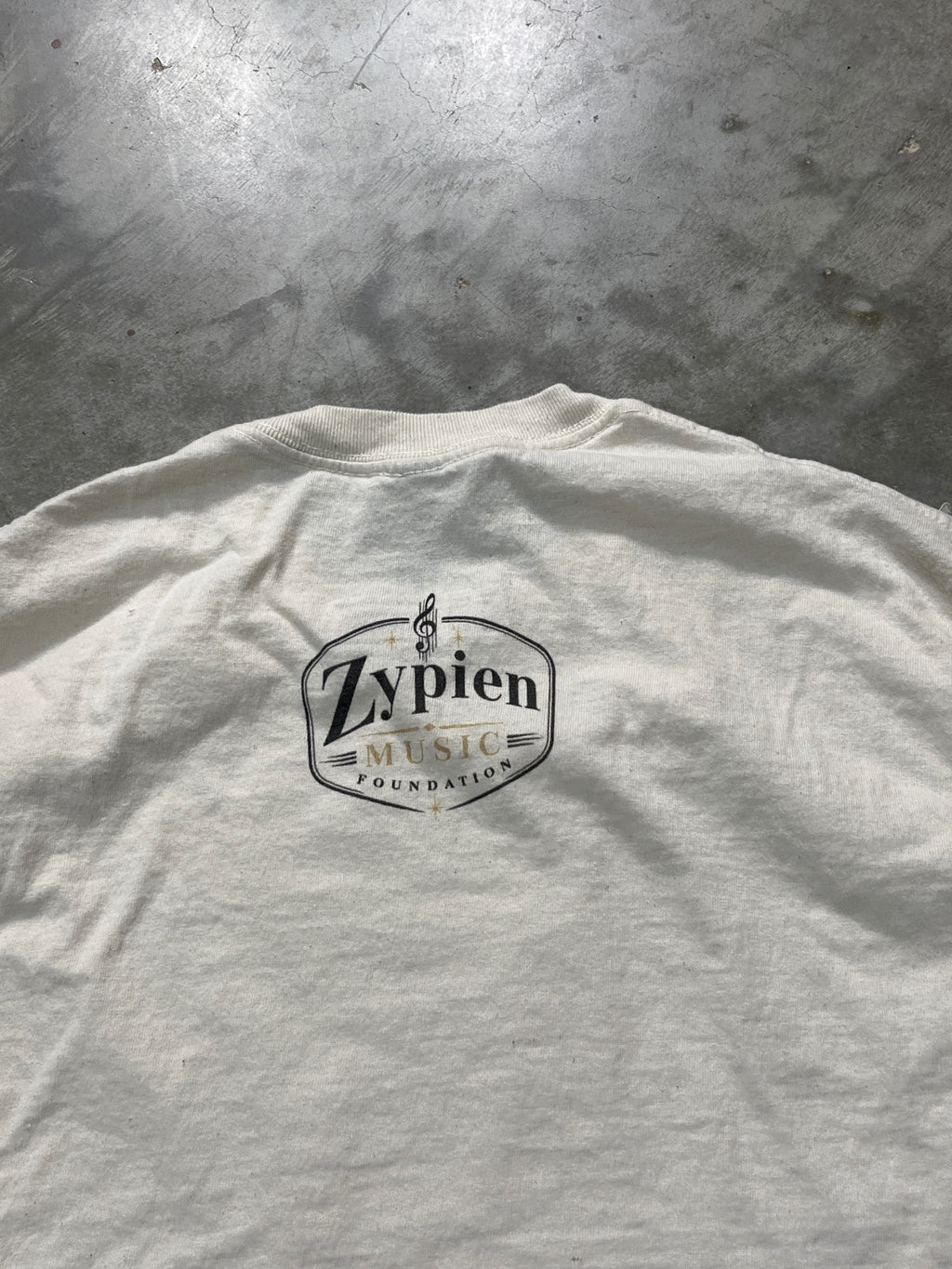 Cookie & The Cupcakes Preowned Medium T-shirt
