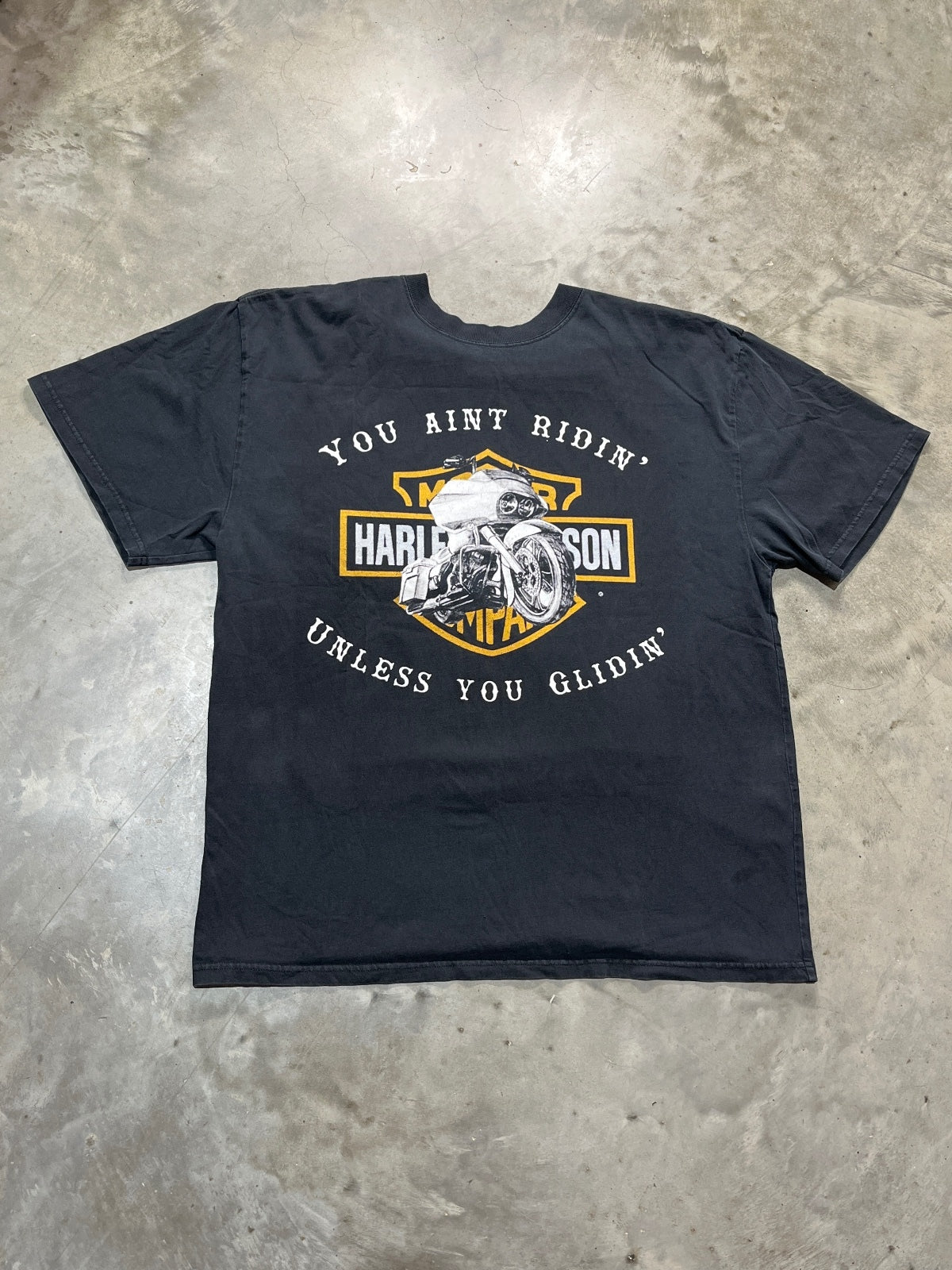 Harley Davidson Ridin’ & Glidin’ Preowned XL T-shirt
