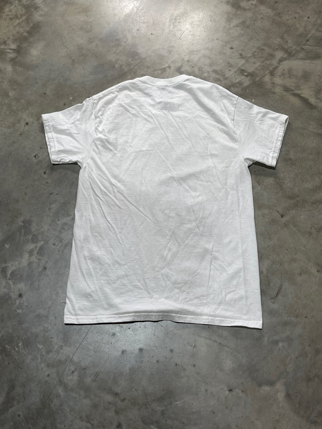 But**ole Surfers Preowned Medium T-shirt
