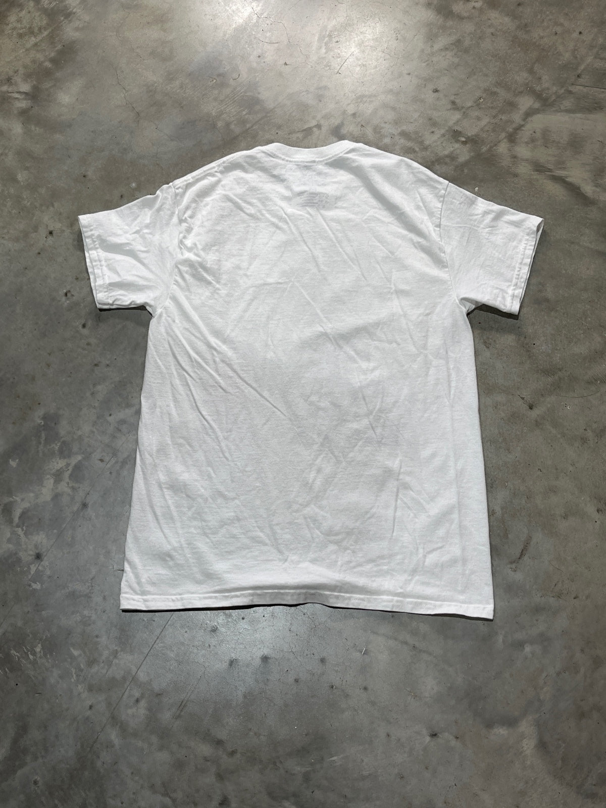 But**ole Surfers Preowned Medium T-shirt