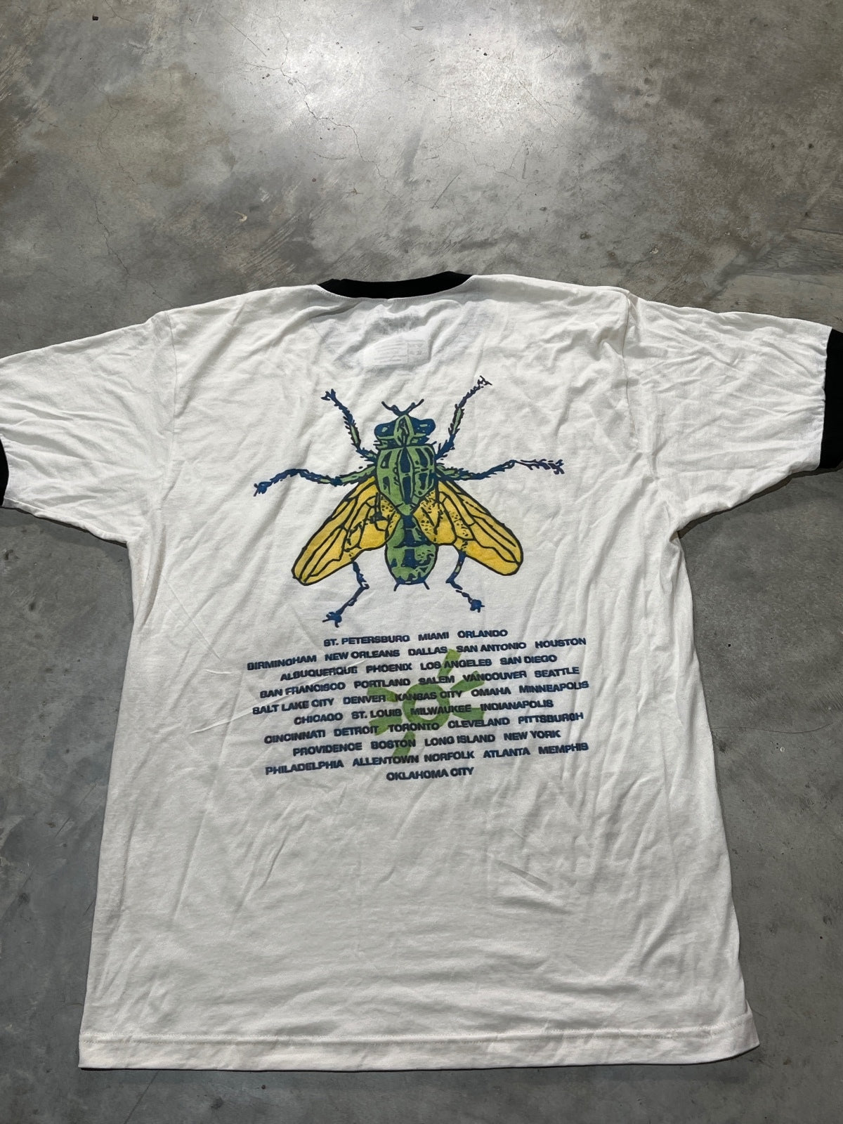 But**ole Surfers Preowned Large Ringer T-shirt