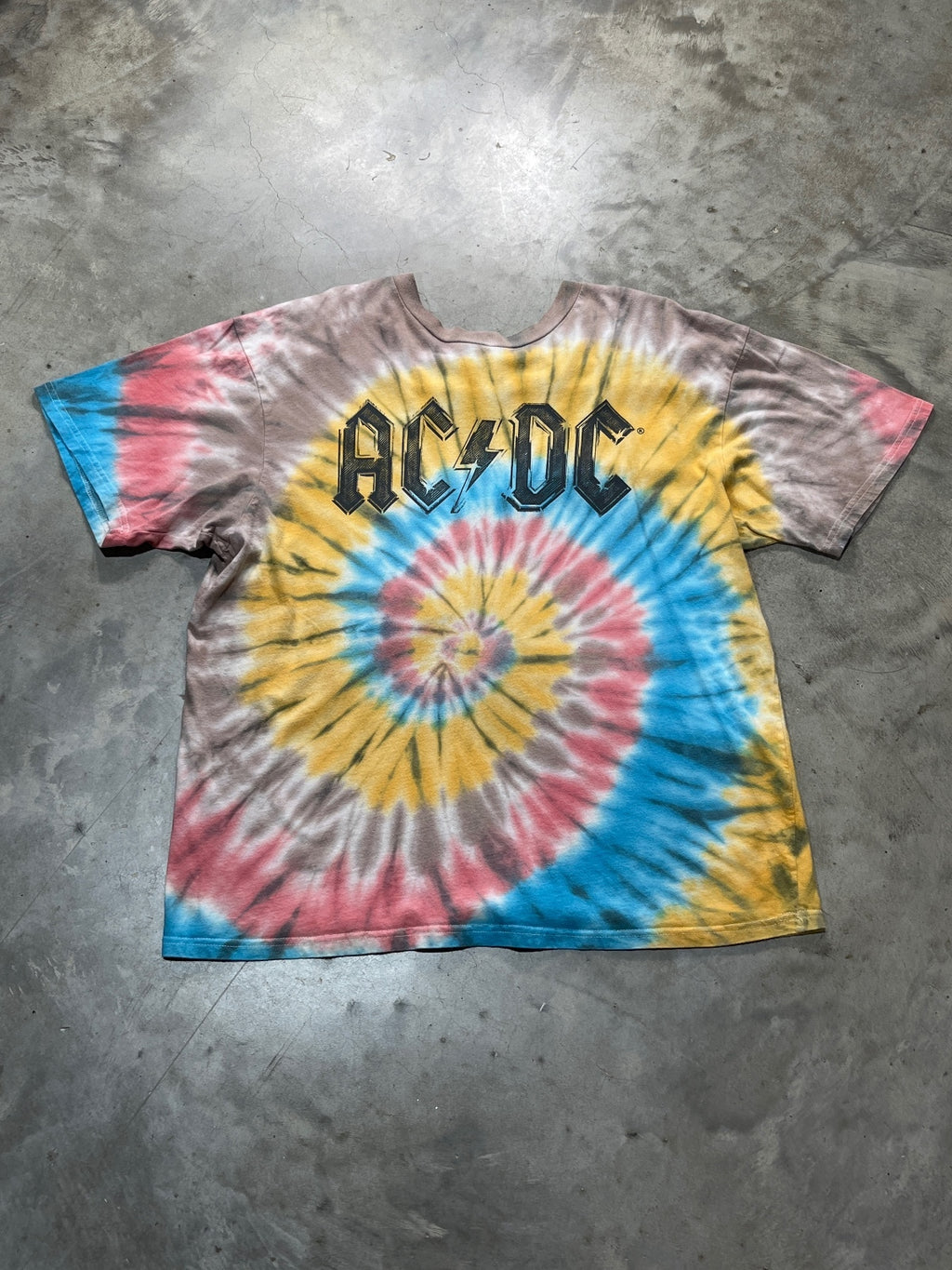 ACDC Preowned Large Tie Dye T-shirt