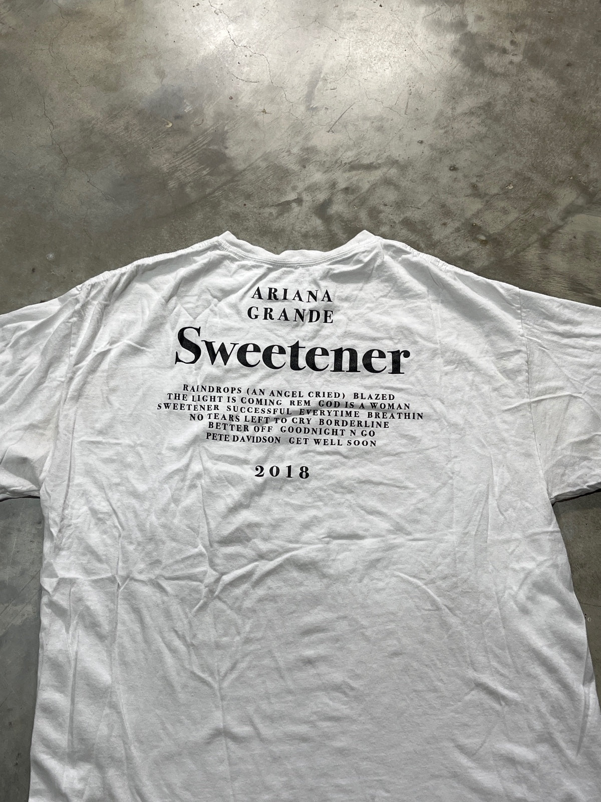Ariana Grande Preowned XL T-shirt