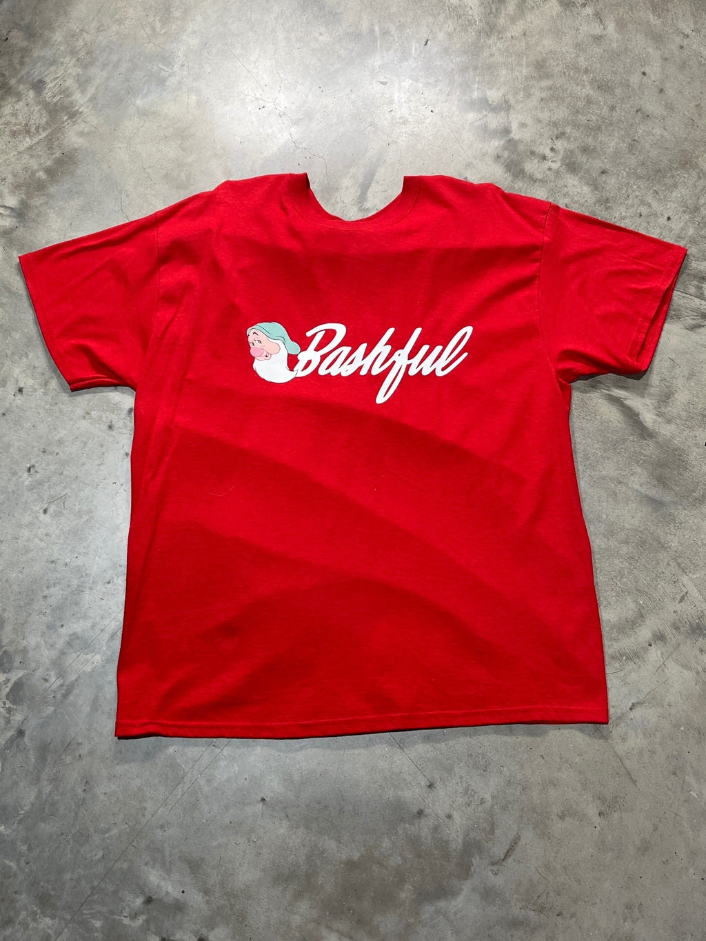 Bashful Snow White Seven Dwarfs Disney Preowned XL T-shirt