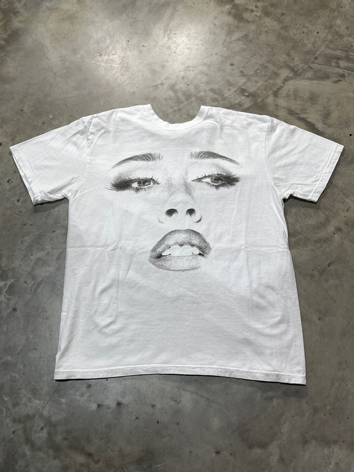 Kali Uchis Preowned Large T-shirt