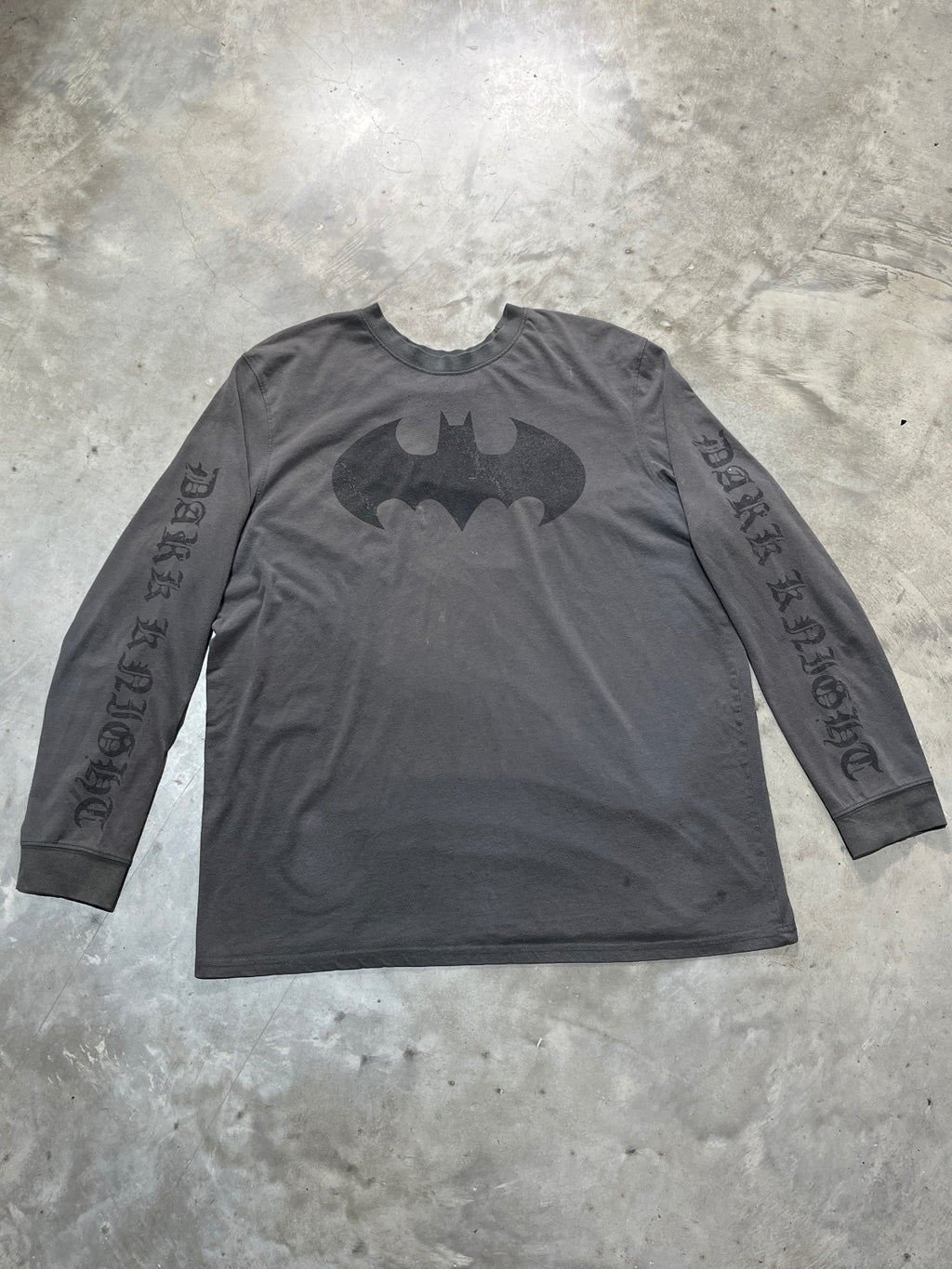 Batman 'Dark Knight' Preowned XL Long Sleeve T-shirt