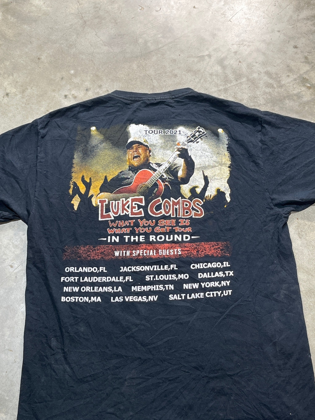 Luke Combs Preowned Large T-shirt