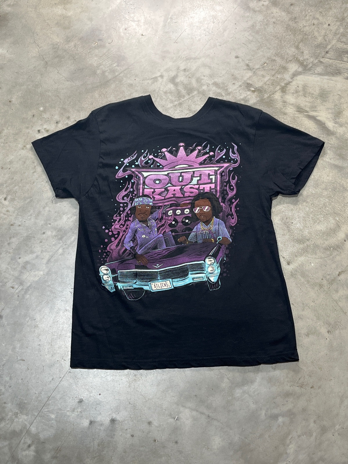 OutKast Preowned Medium T-shirt