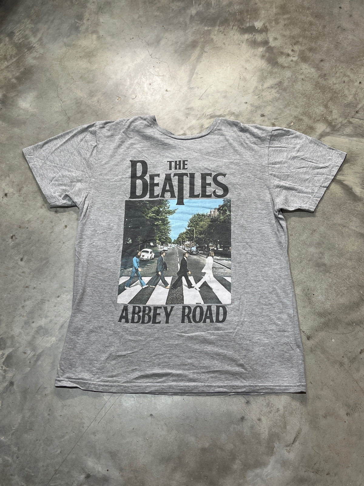 The Beatles Preowned Medium T-shirt