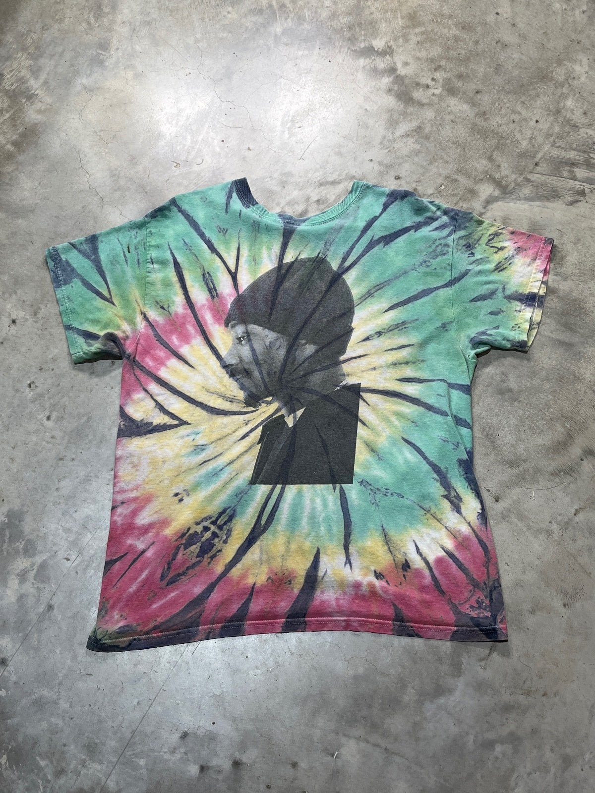 Snoop Dogg Preowned Large Tie Dye T-shirt