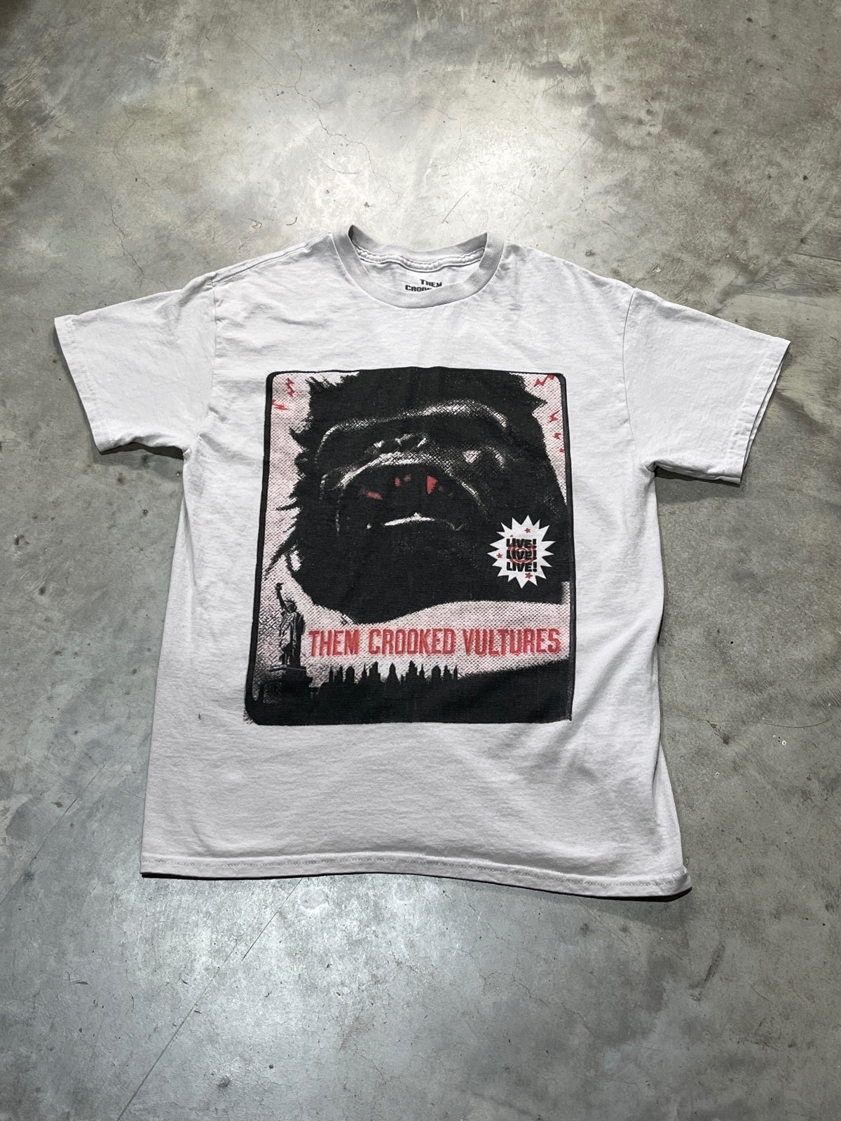Them Crooked Vultures Preowned Medium T-shirt