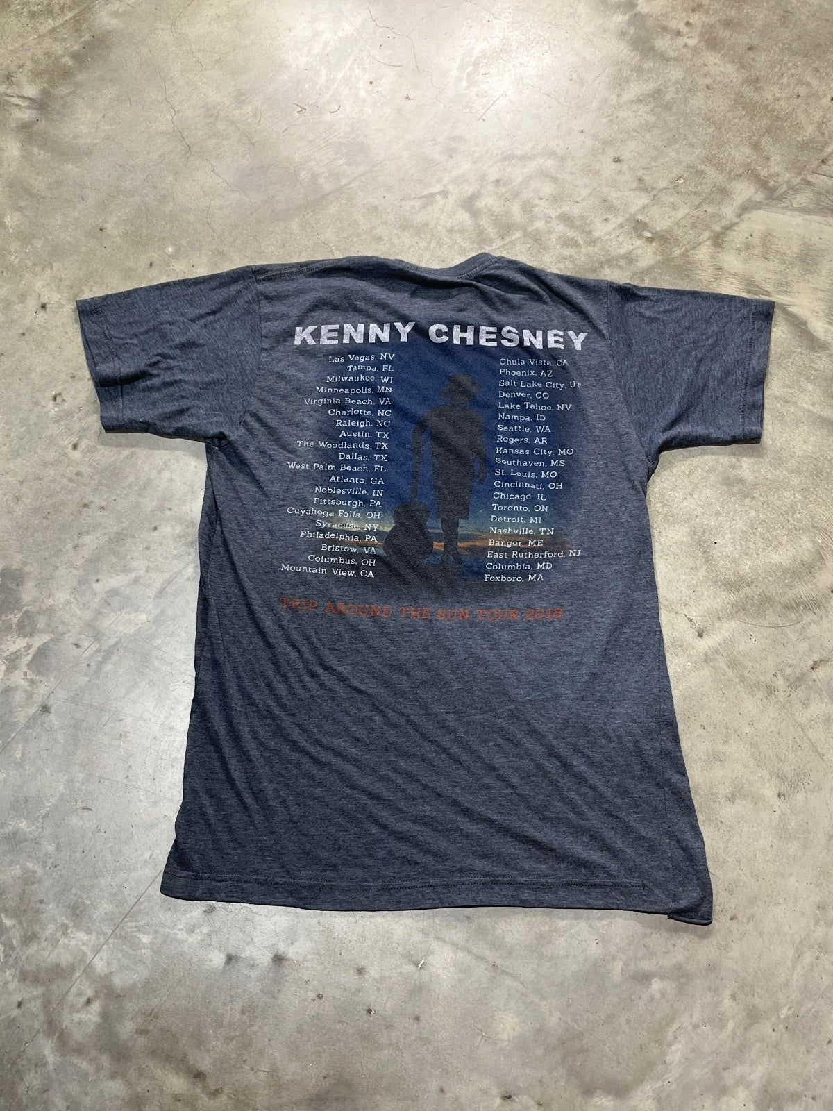 Kenny Chesney Preowned Medium T-shirt