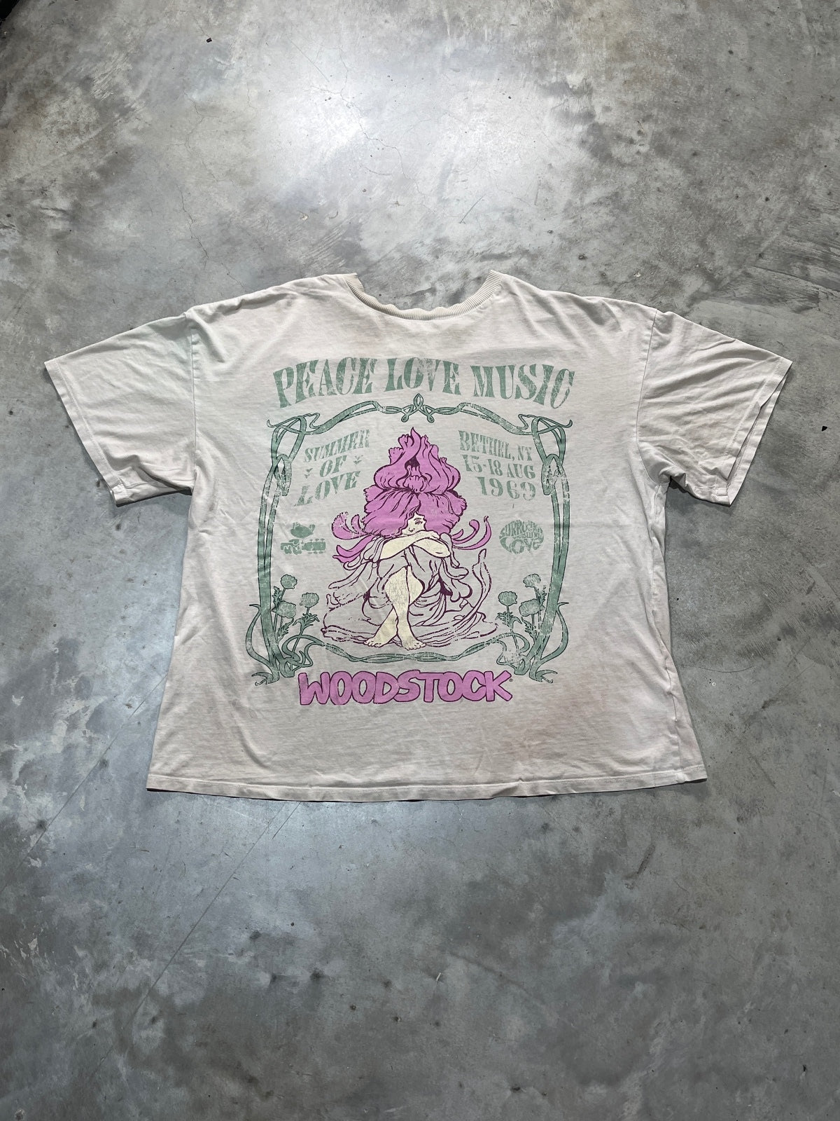Woodstock Preowned Large T-shirt