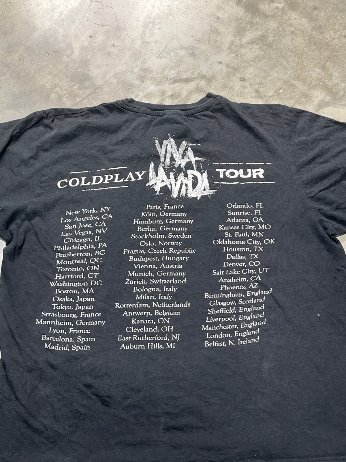 Coldplay Preowned Large T-shirt