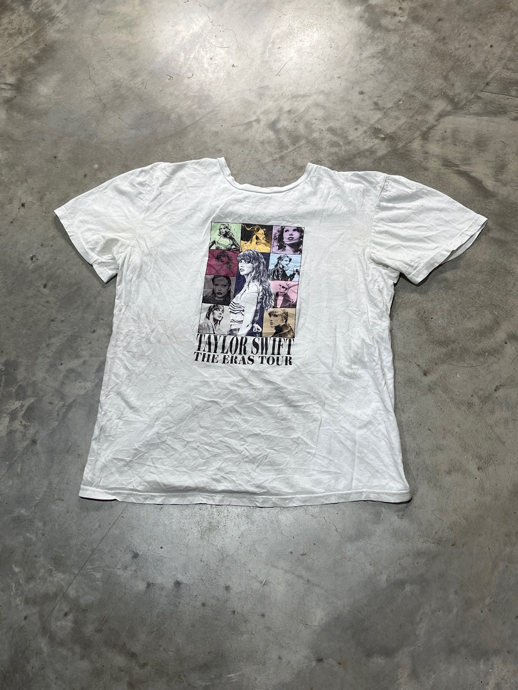 Taylor Swift Preowned Medium T-shirt