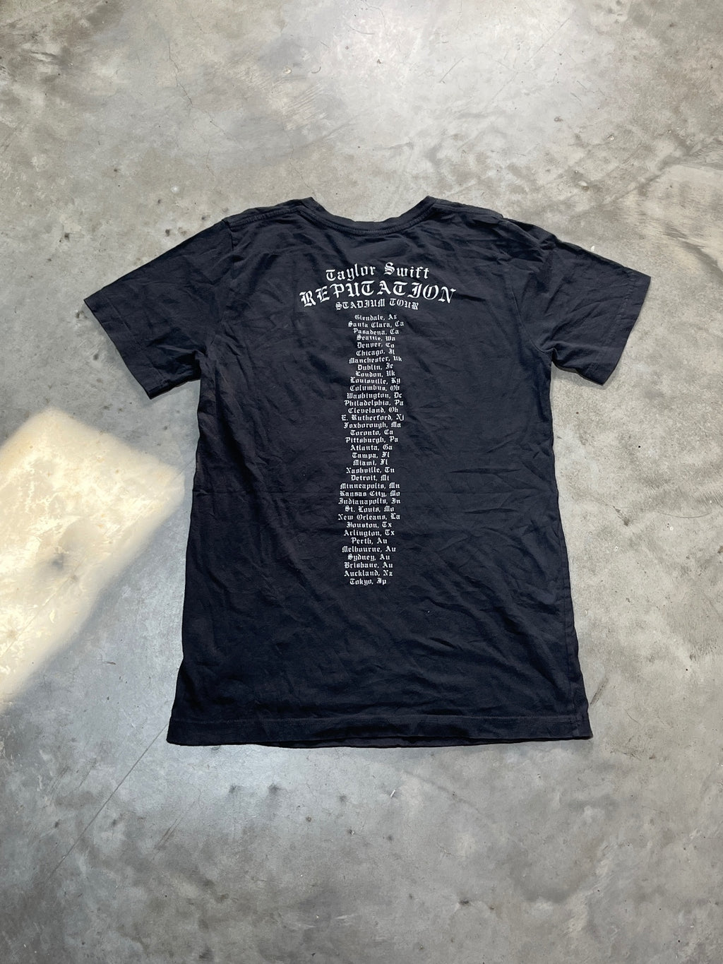 Taylor Swift Preowned Small T-shirt