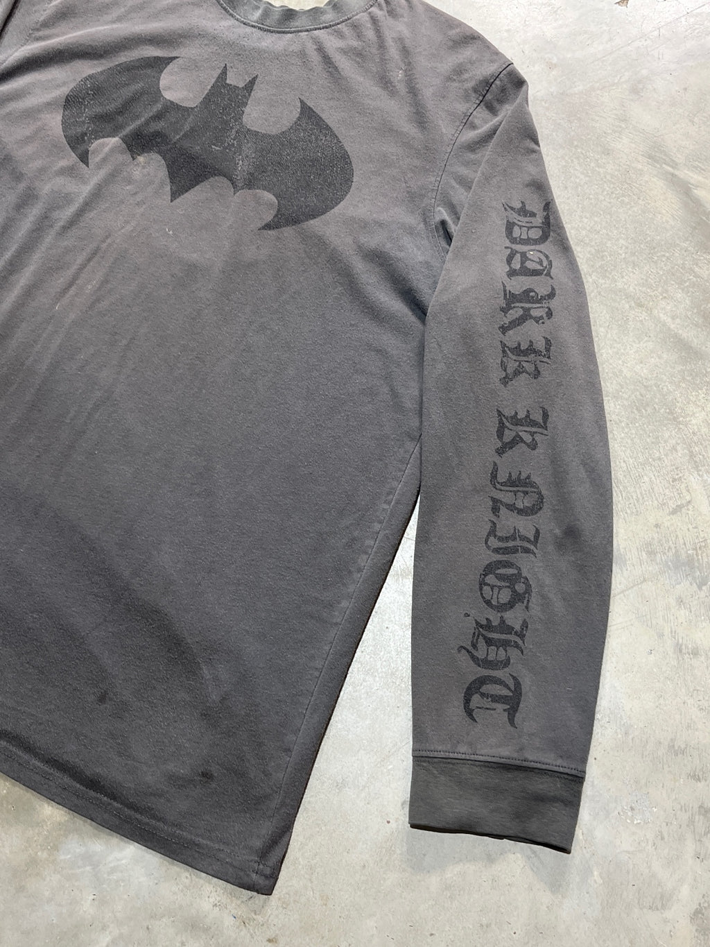 Batman 'Dark Knight' Preowned XL Long Sleeve T-shirt