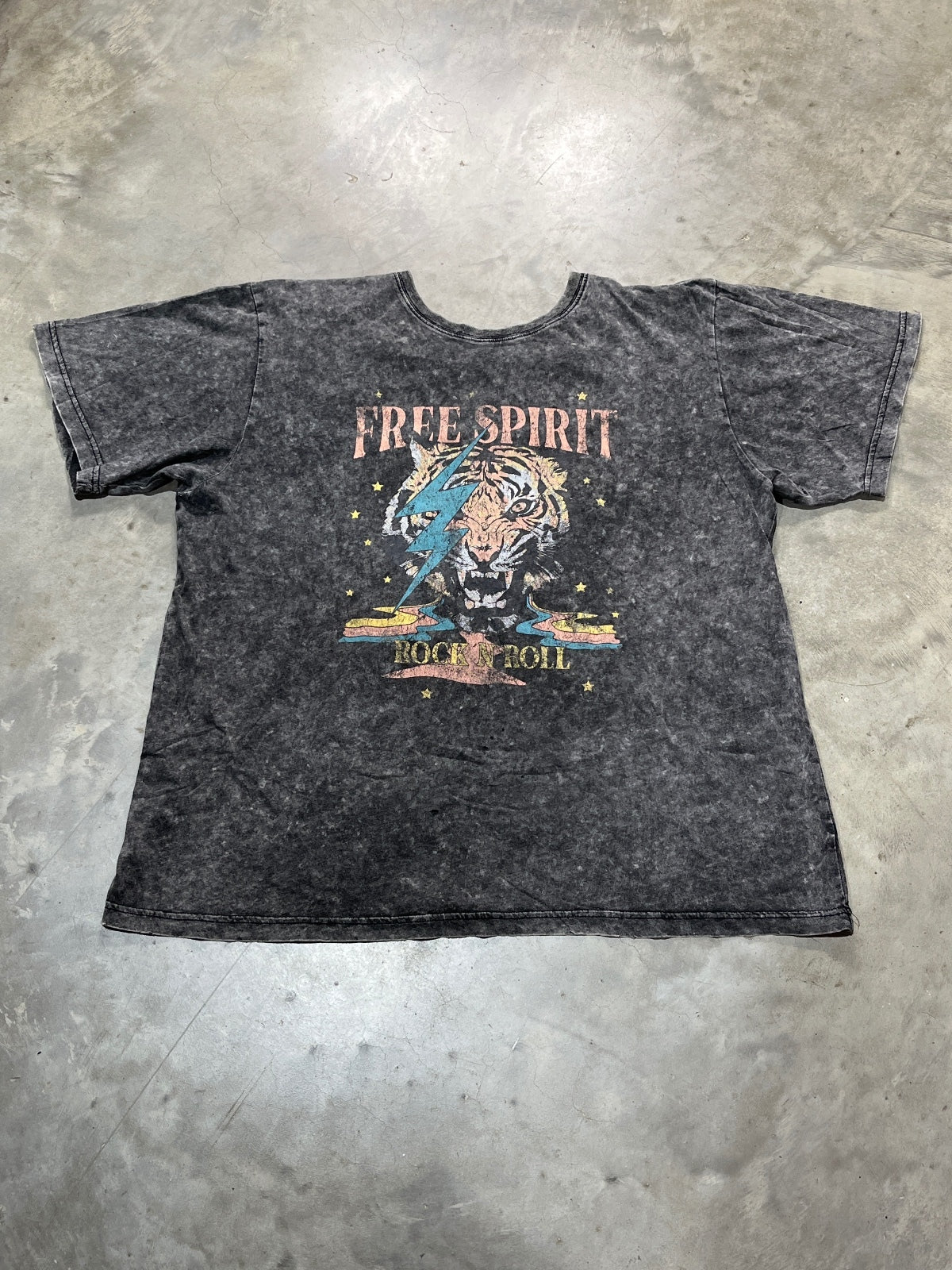 Rock N Roll Free Spirit Preowned 2XL T-shirt