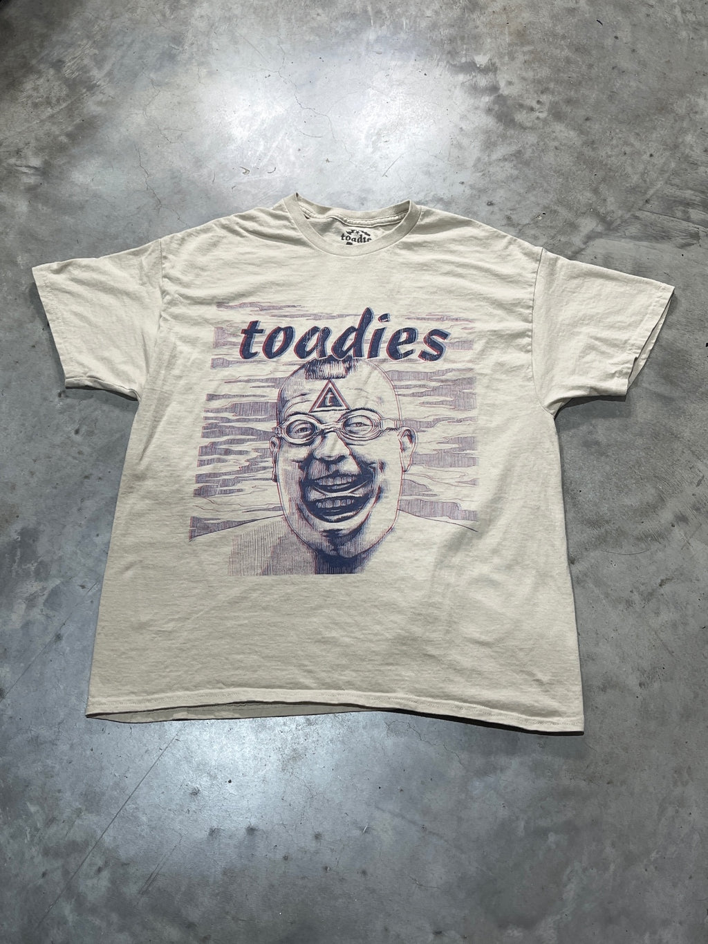 Toadies Preowned XL T-shirt