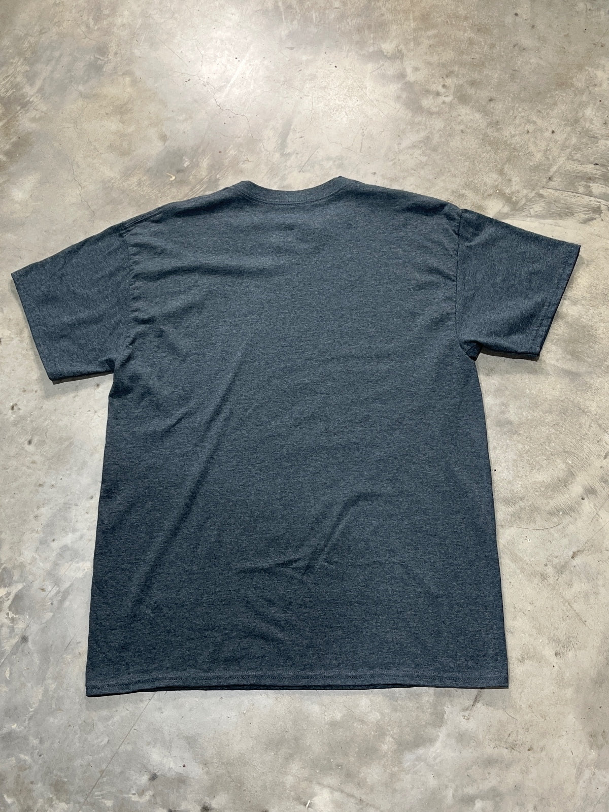 But**ole Surfers Preowned Large T-shirt
