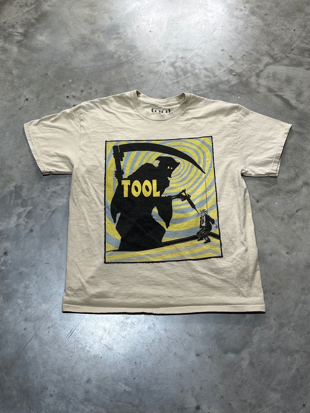 Tool Preowned Large T-shirt