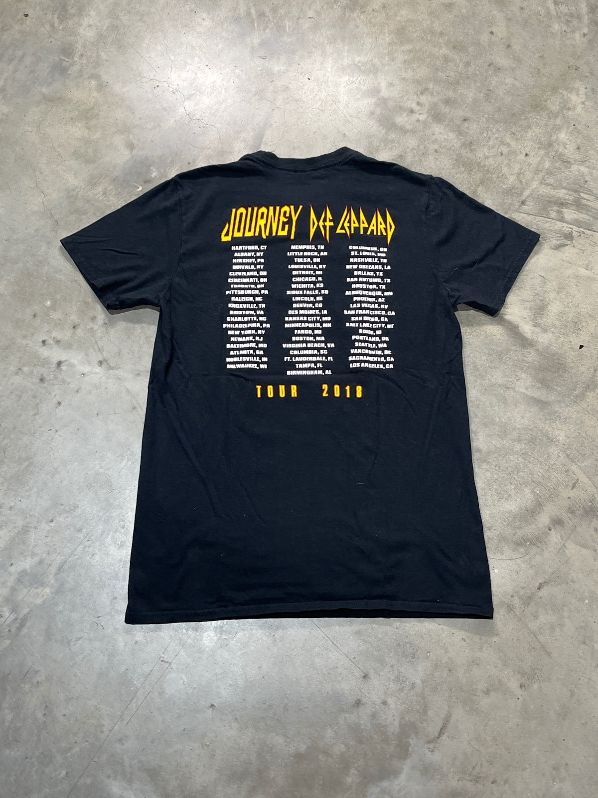 Journey Def Leppard Preowned Medium T-shirt