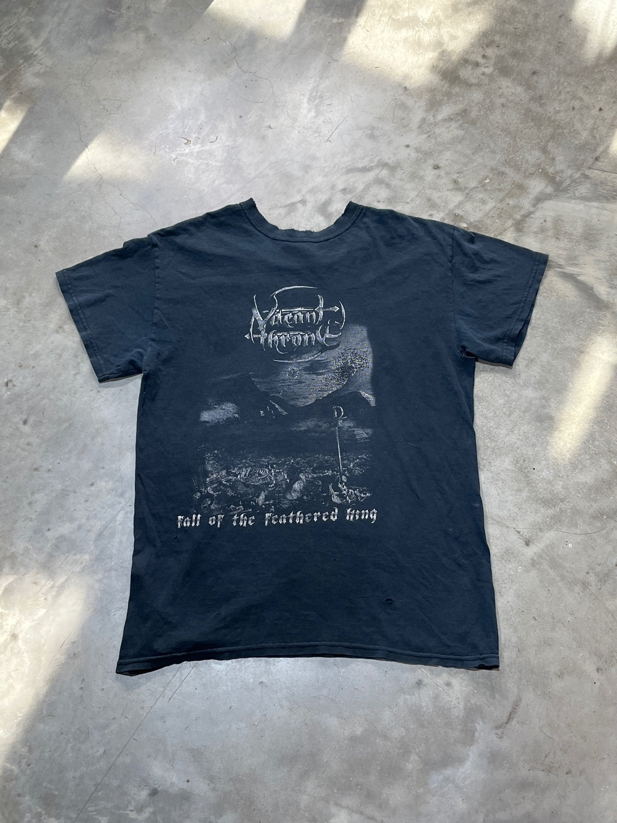 Vacant Throne Preowned Small T-shirt