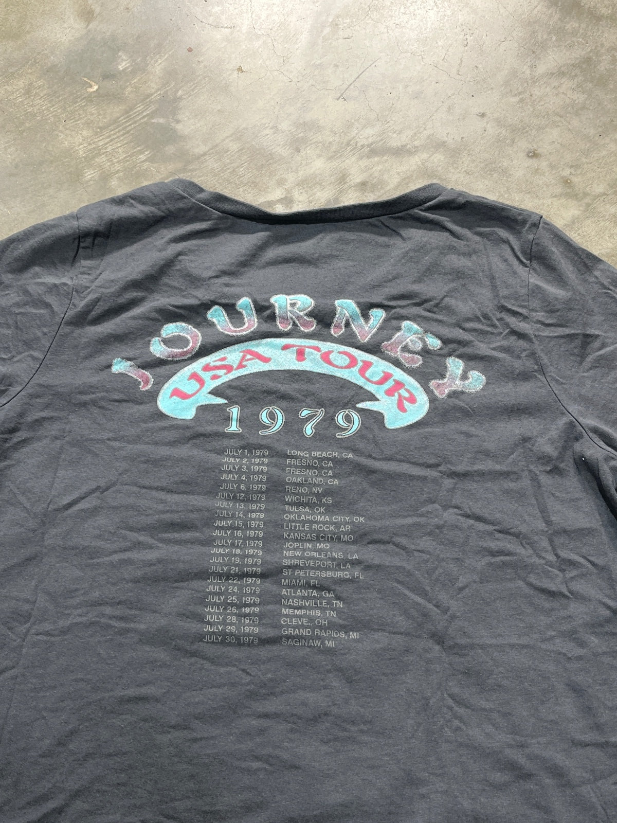 Journey Preowned Large T-shirt