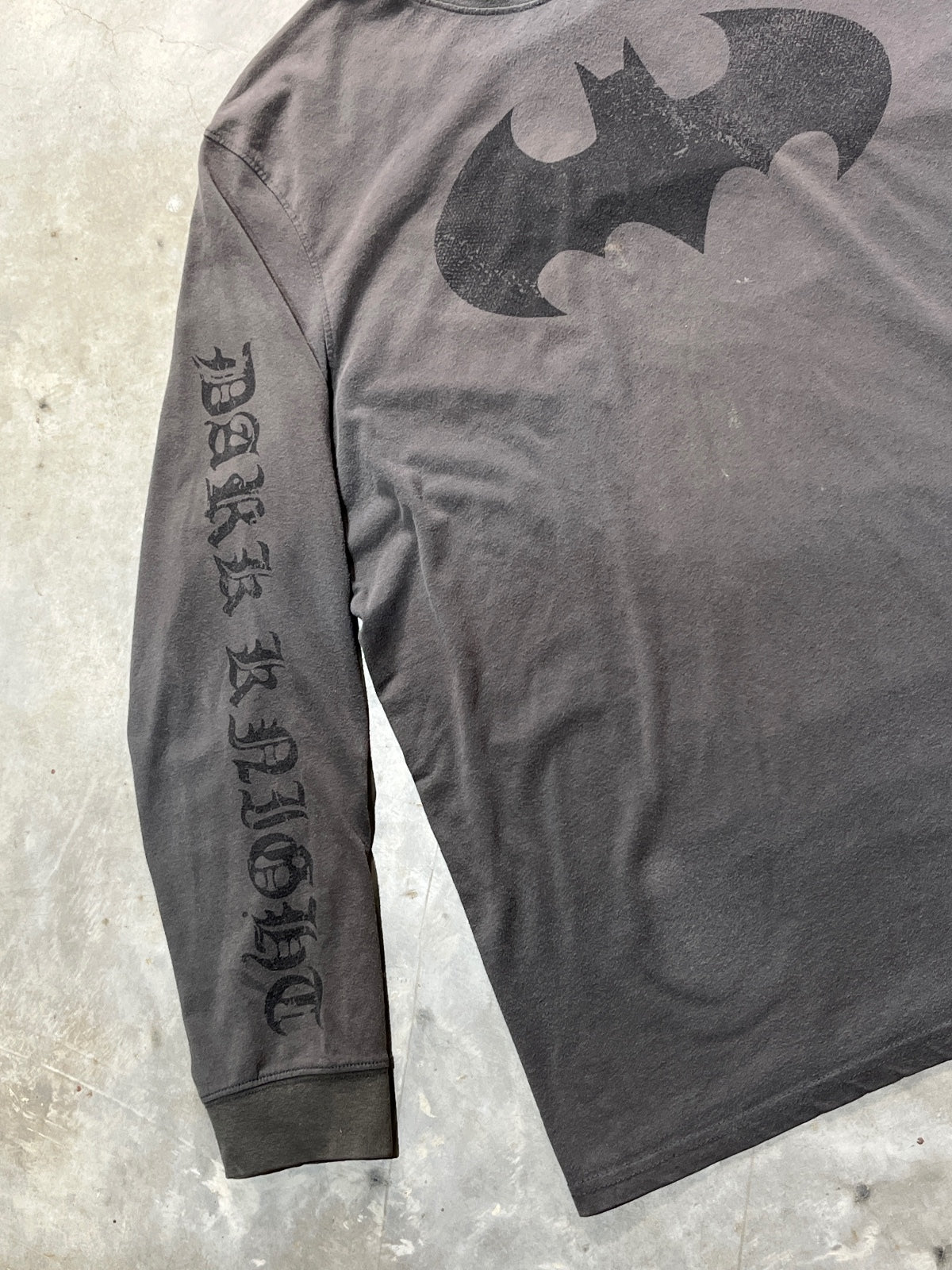 Batman 'Dark Knight' Preowned XL Long Sleeve T-shirt