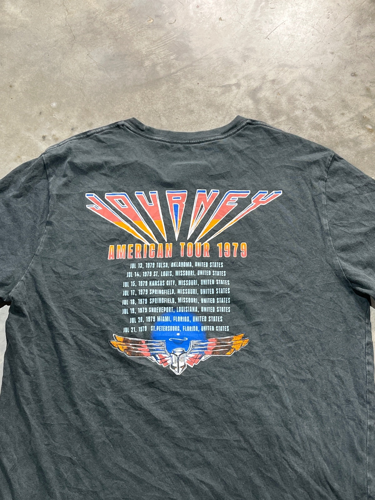 Journey Preowned Large T-shirt