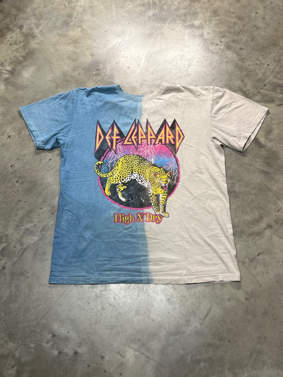 Def Leppard Preowned Medium Tie Dye T-shirt