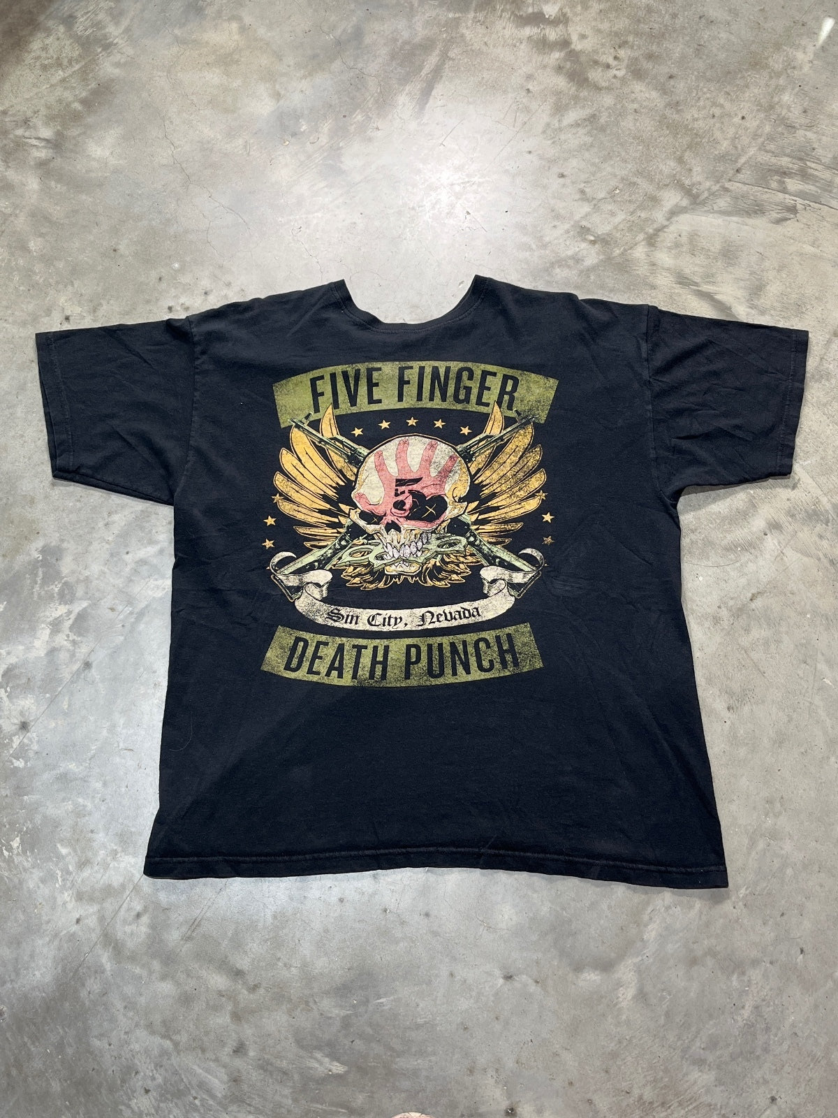 Five Finger Death Punch Preowned XL T-shirt
