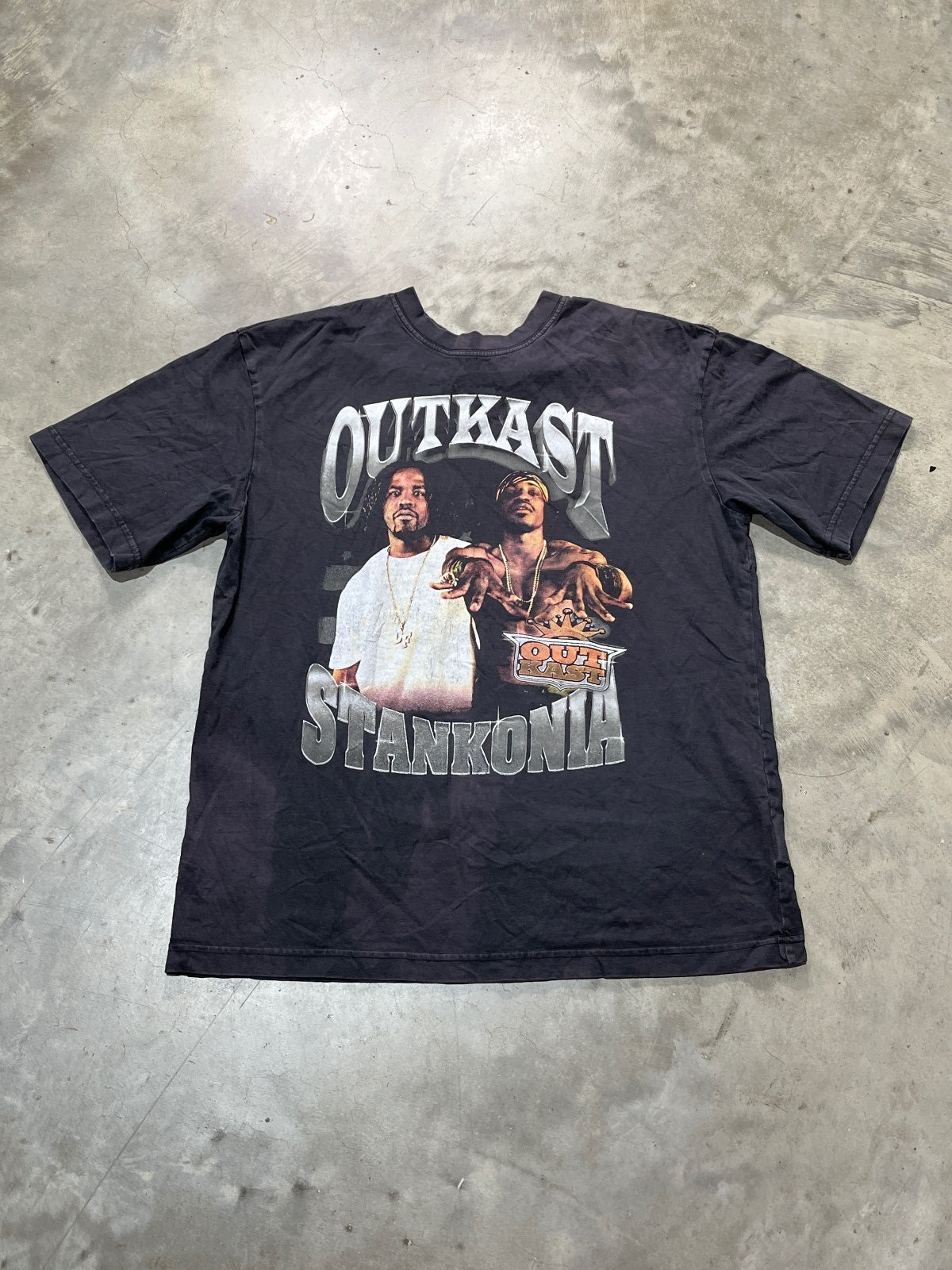 Outkast Preowned Large T-shirt