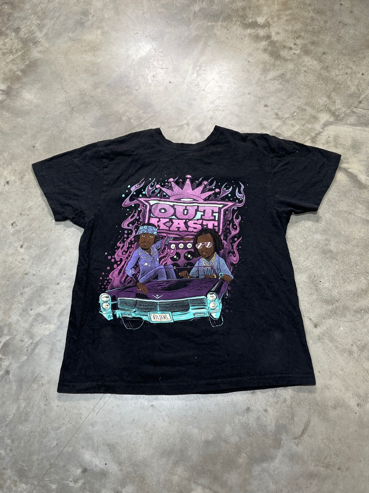 OutKast Preowned Medium T-shirt