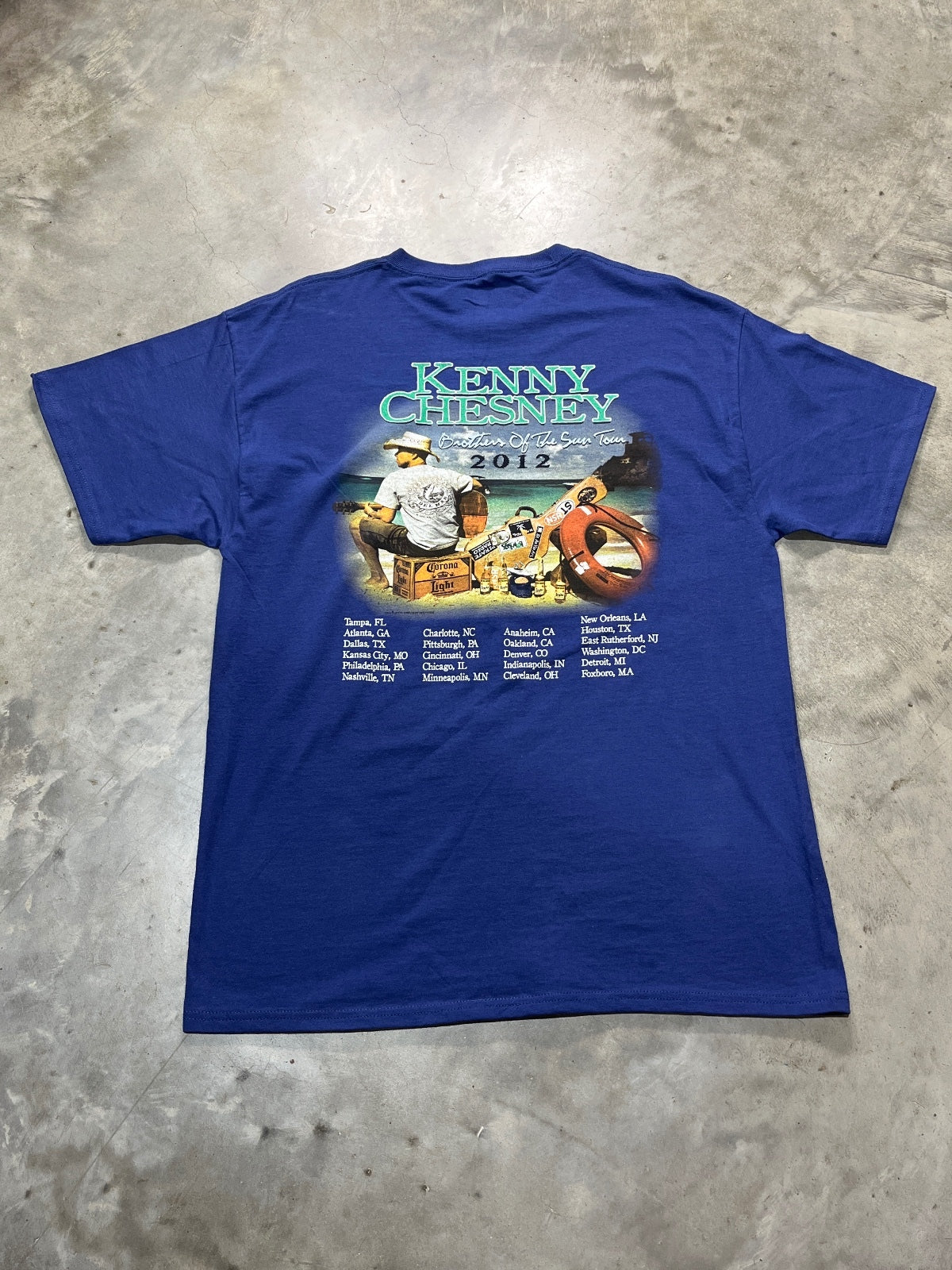 Kenny Chesney Preowned Large T-shirt