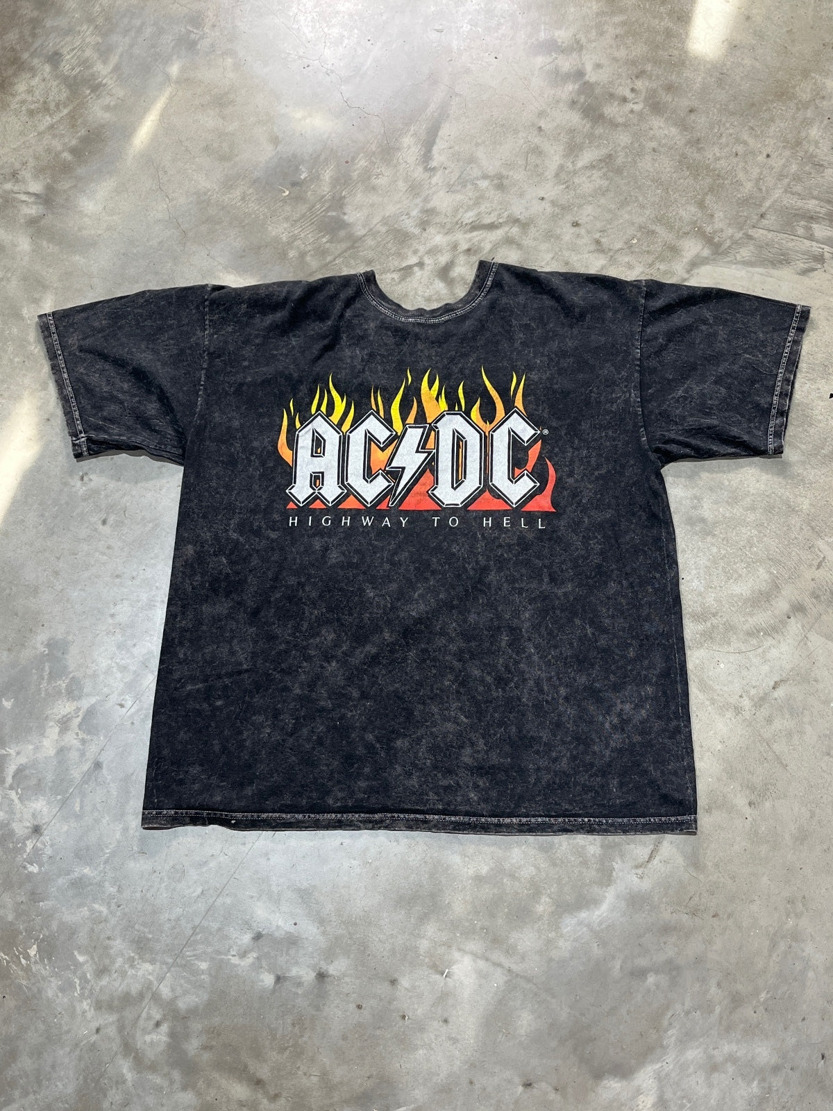 ACDC Preowned 2XL Tie Dye T-shirt
