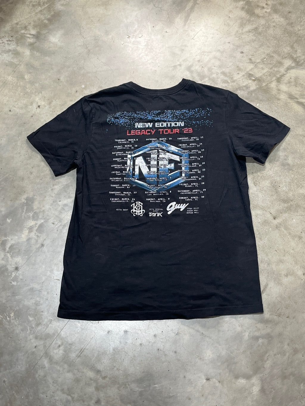 New Edition Preowned Large T-shirt