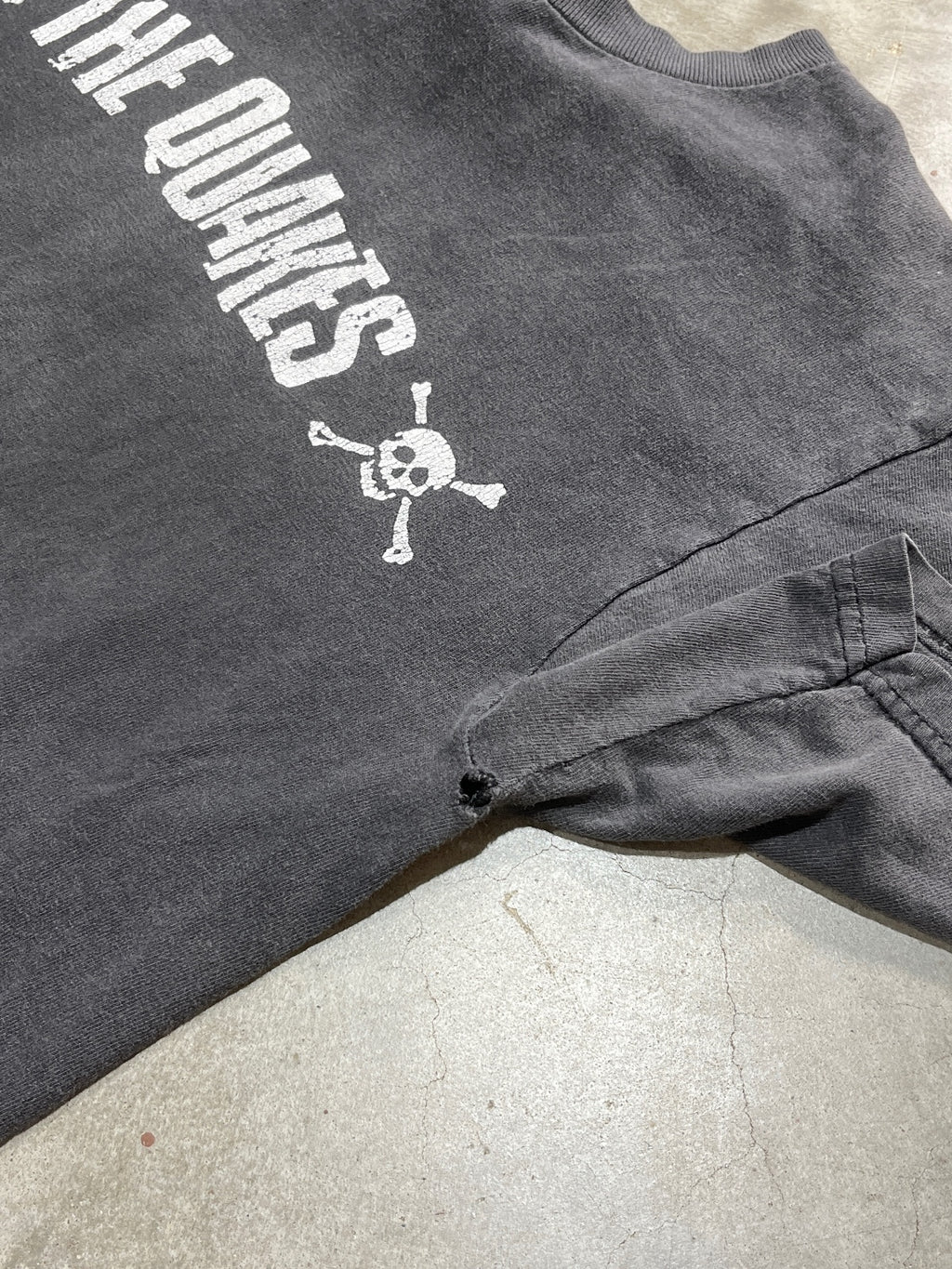 The Quakes Preowned Small T-shirt