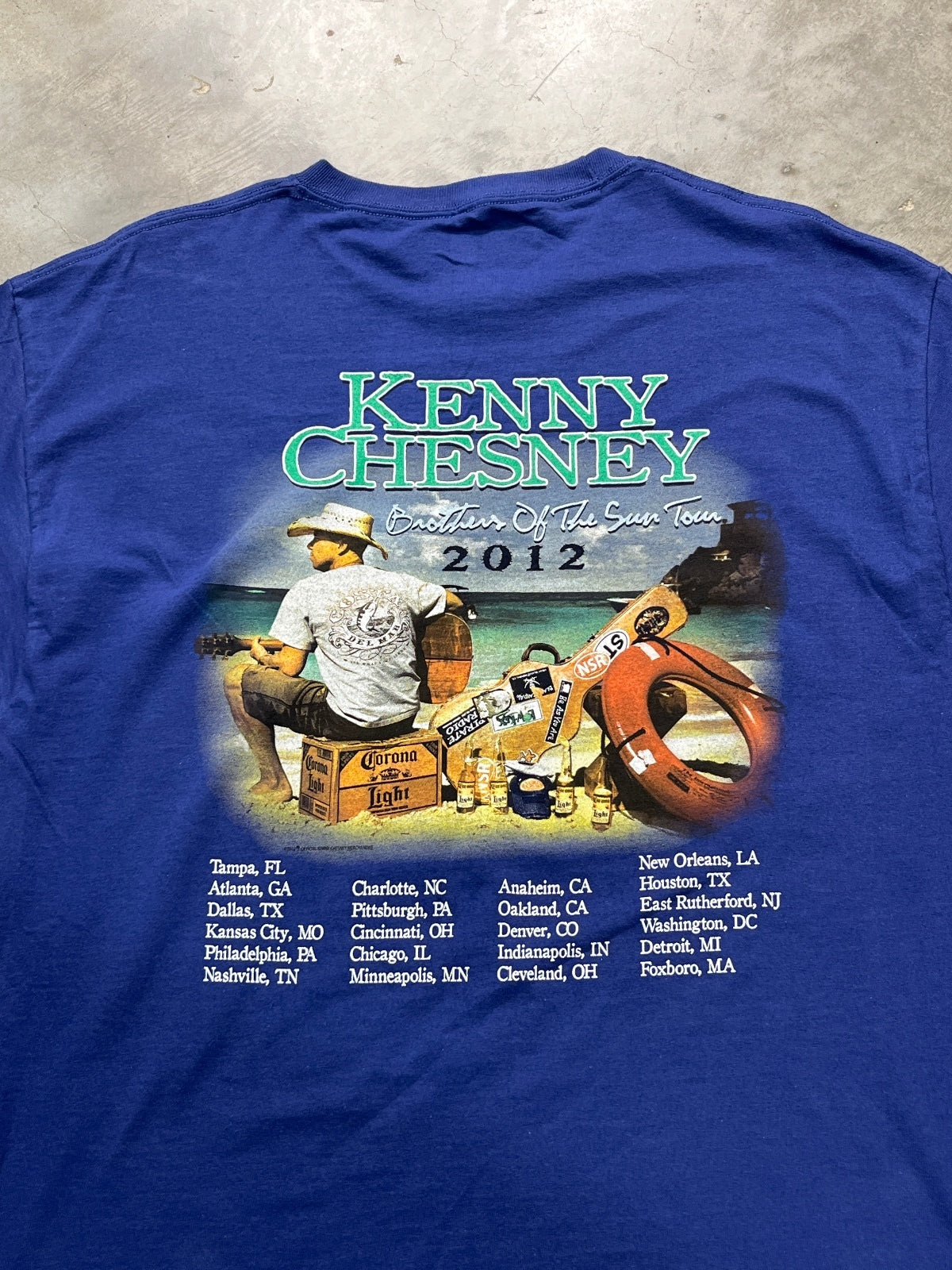 Kenny Chesney Preowned Large T-shirt