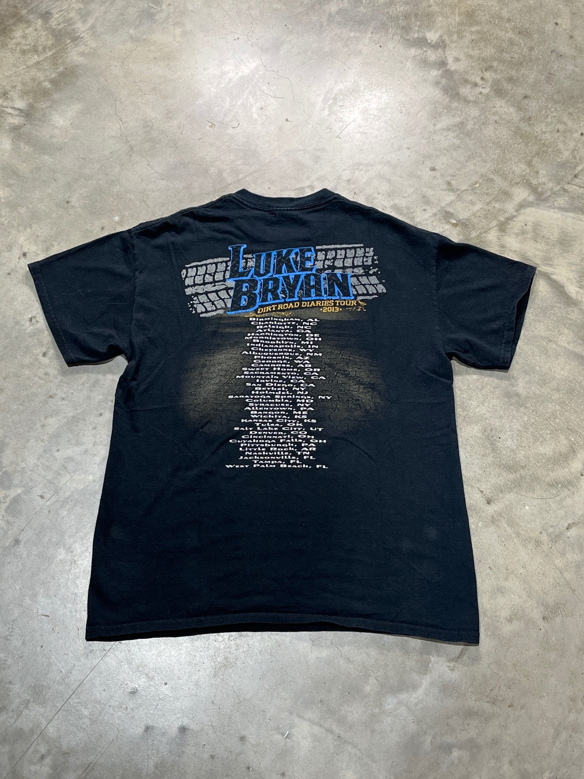 Luke Bryan Preowned Medium T-shirt