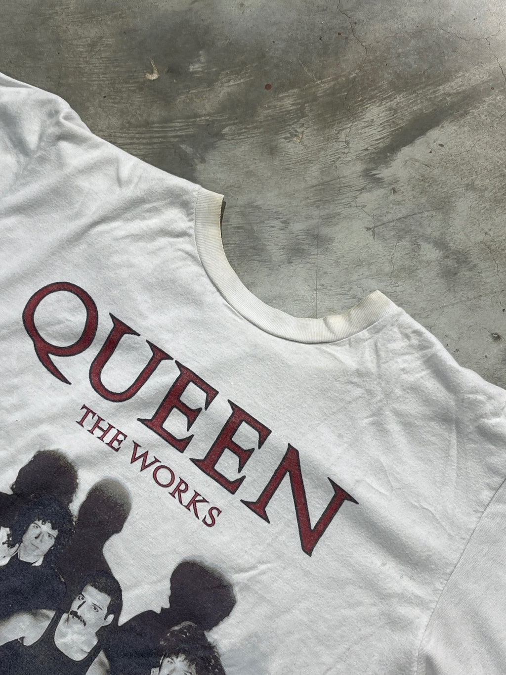 Queen Preowned Medium T-shirt