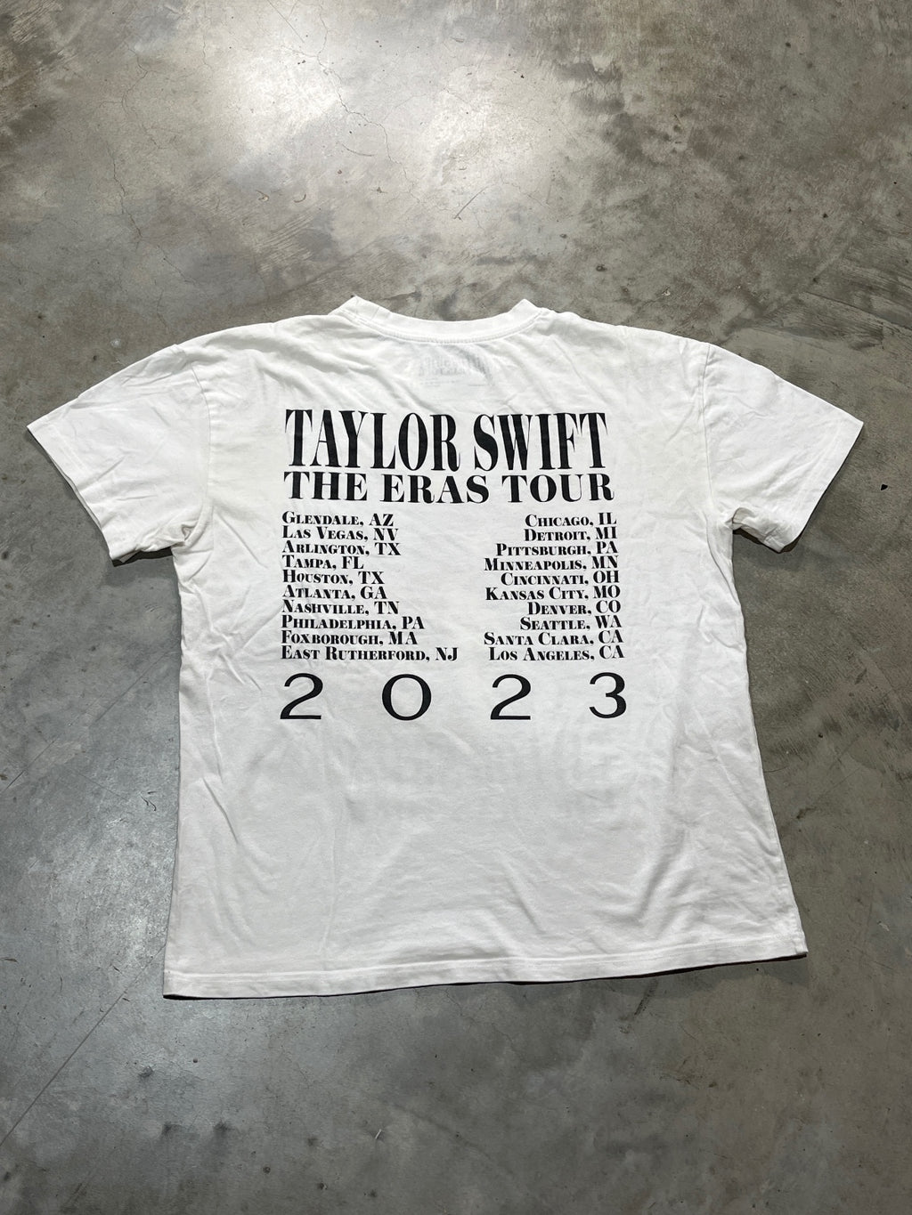 Taylor Swift Preowned Medium T-shirt