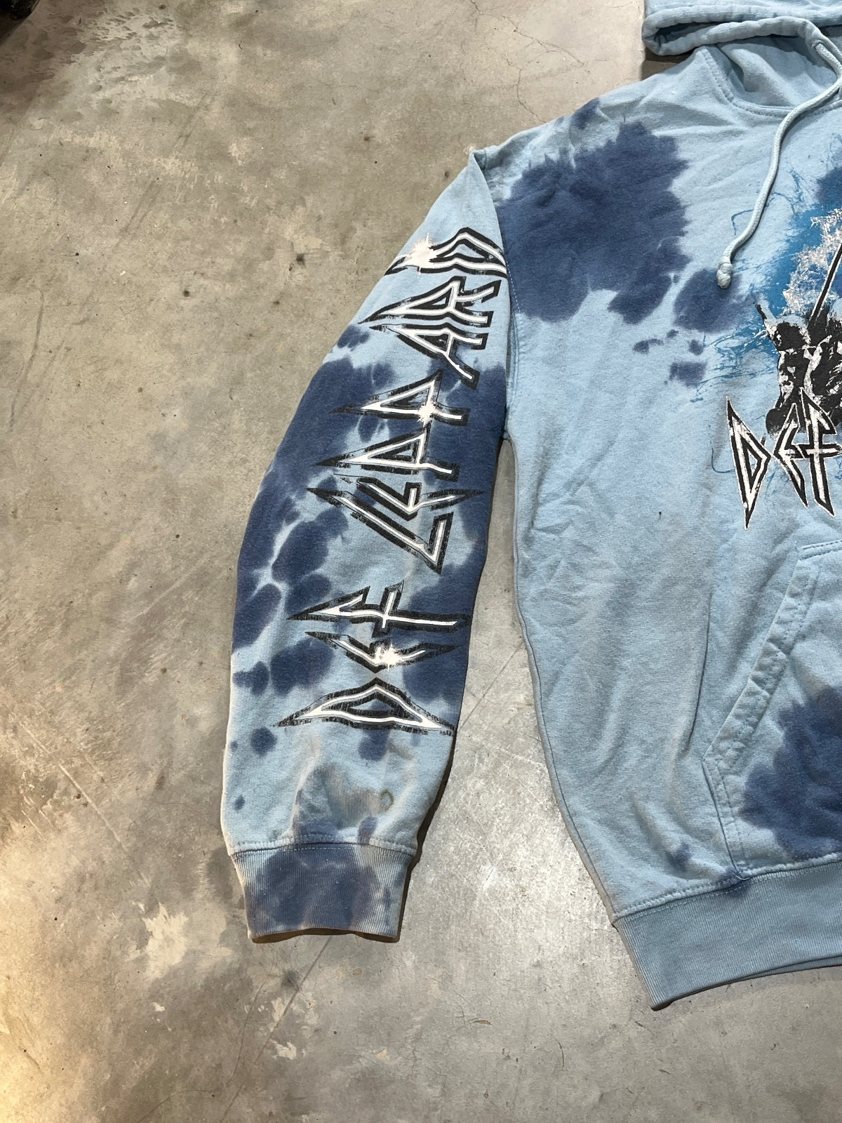 Def Leppard Preowned Small Tie Dye Hoodie