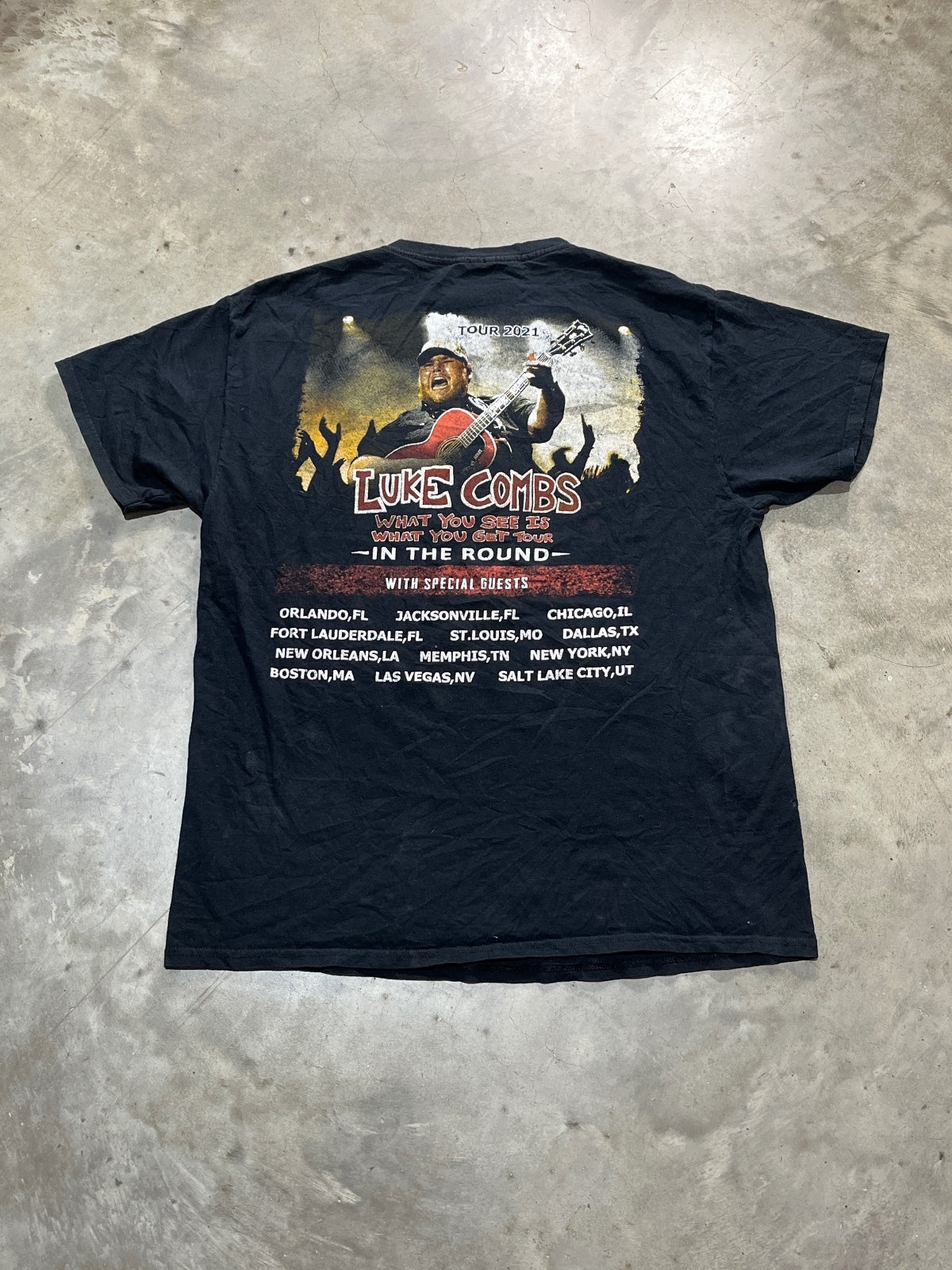 Luke Combs Preowned Large T-shirt