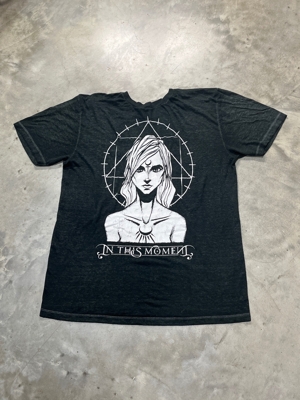 In This Moment Preowned Large T-shirt