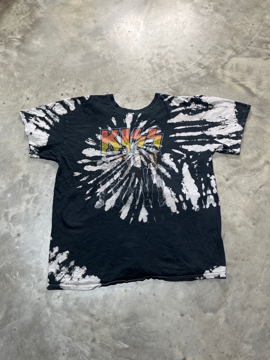 Kiss Preowned Medium Tie Dye T-shirt