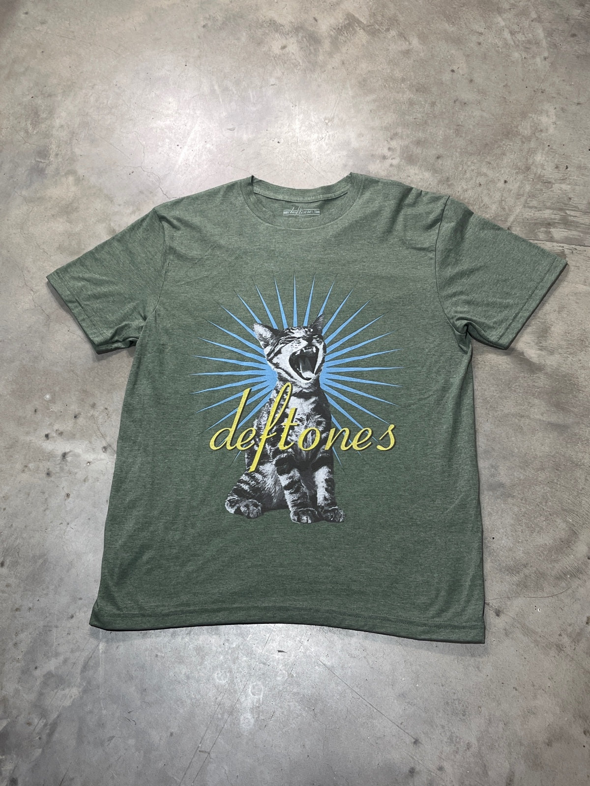 Deftones Preowned Medium T-shirt