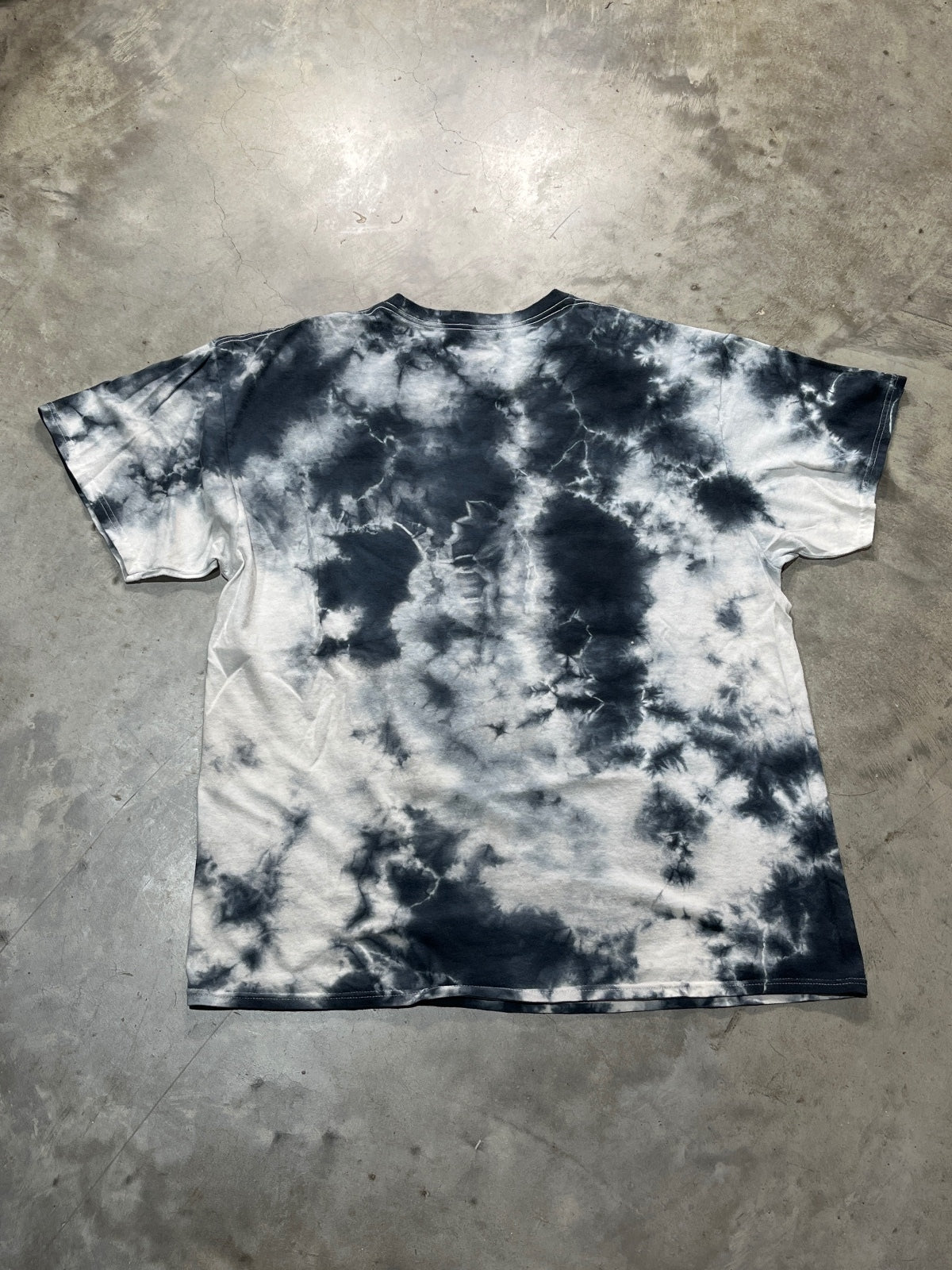 Selena Preowned XL Tie Dye T-shirt