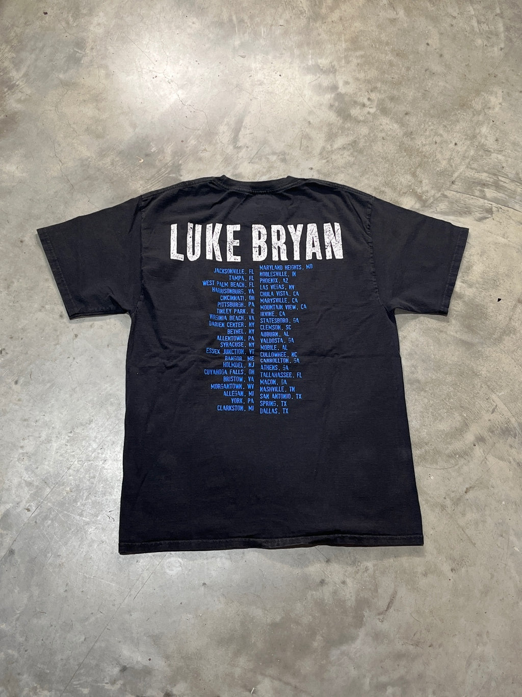 Luke Bryan Preowned Medium T-shirt